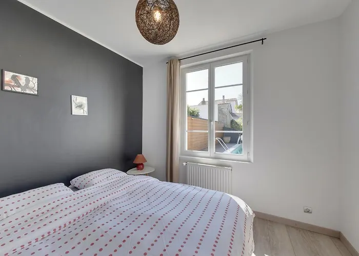 Maison Rénovée Avec Piscine, Jardin Clos Et Terrasse, à 5 Min De La Et Des Commerces - Fr-1-706-5 Сasa de vacaciones