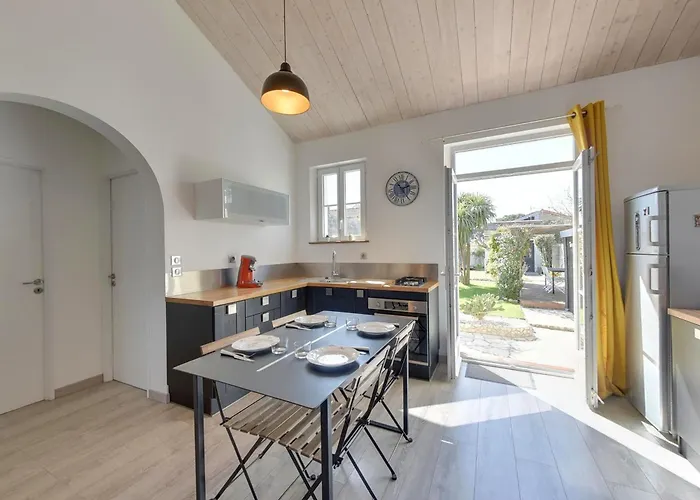 Сasa de vacaciones Maison Rénovée Avec Piscine, Jardin Clos Et Terrasse, à 5 Min De La Et Des Commerces - Fr-1-706-5 *