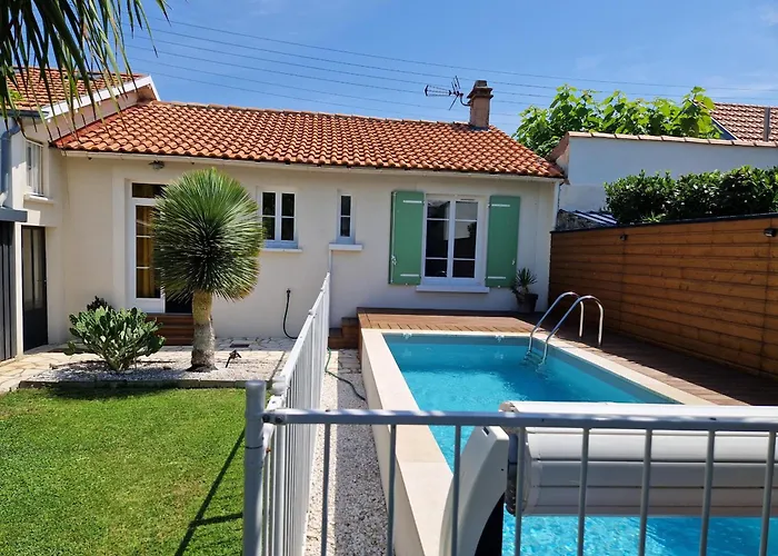 Maison Rénovée Avec Piscine, Jardin Clos Et Terrasse, à 5 Min De La Et Des Commerces - Fr-1-706-5 Сasa de vacaciones *