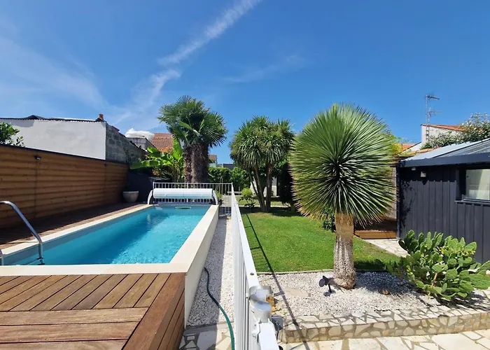 Maison Rénovée Avec Piscine, Jardin Clos Et Terrasse, à 5 Min De La Et Des Commerces - Fr-1-706-5 * Châtelaillon-Plage