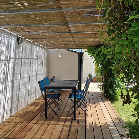 Maison Renovee Avec Piscine, Jardin Clos Et Terrasse, A 5 Min De La Et Des Commerces - Fr-1-706-5 *