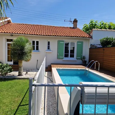 Maison Renovee Avec Piscine, Jardin Clos Et Terrasse, A 5 Min De La Et Des Commerces - Fr-1-706-5 * Chatelaillon-Plage